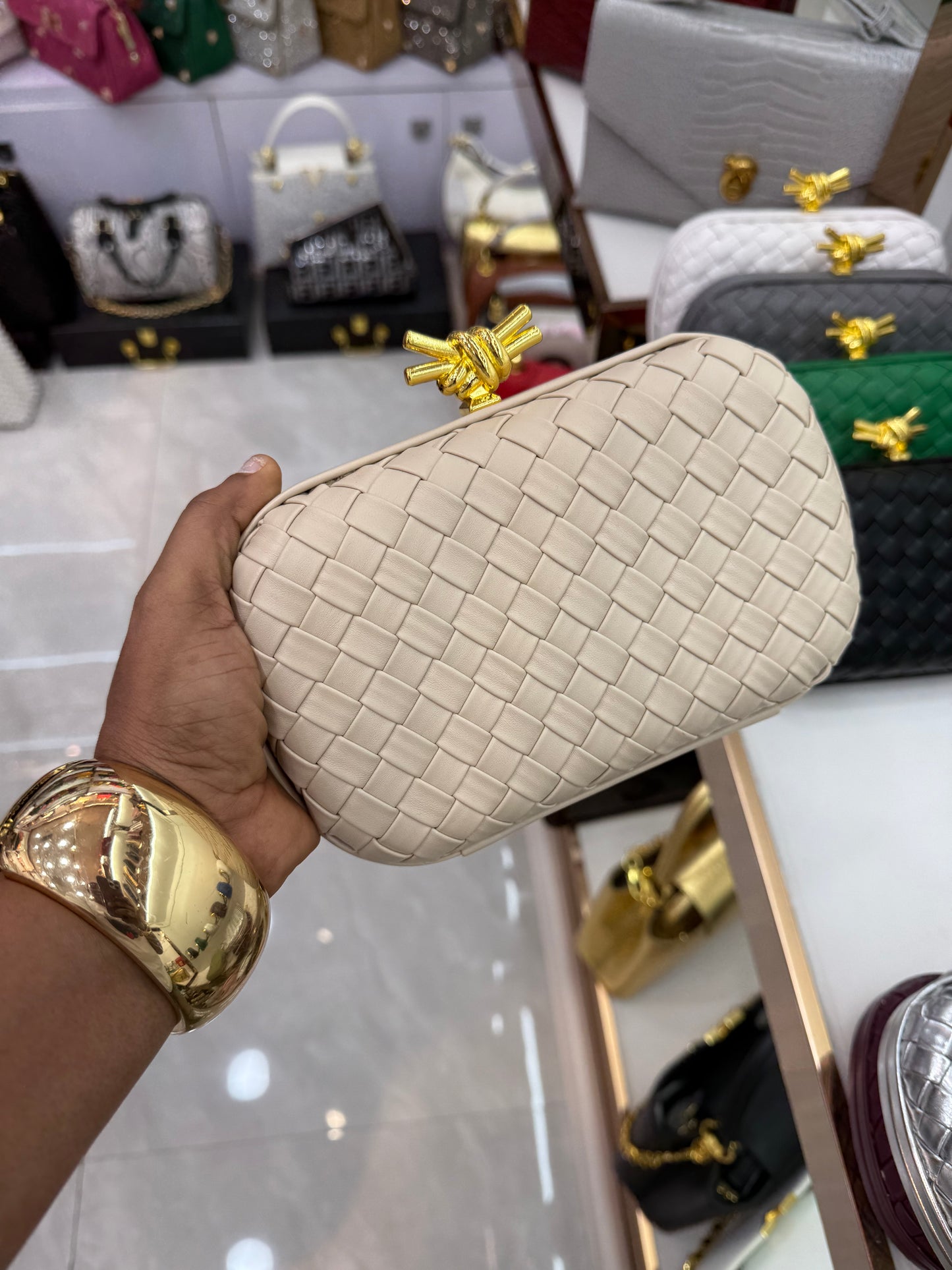 # 2505 OWANBE BOX BAG