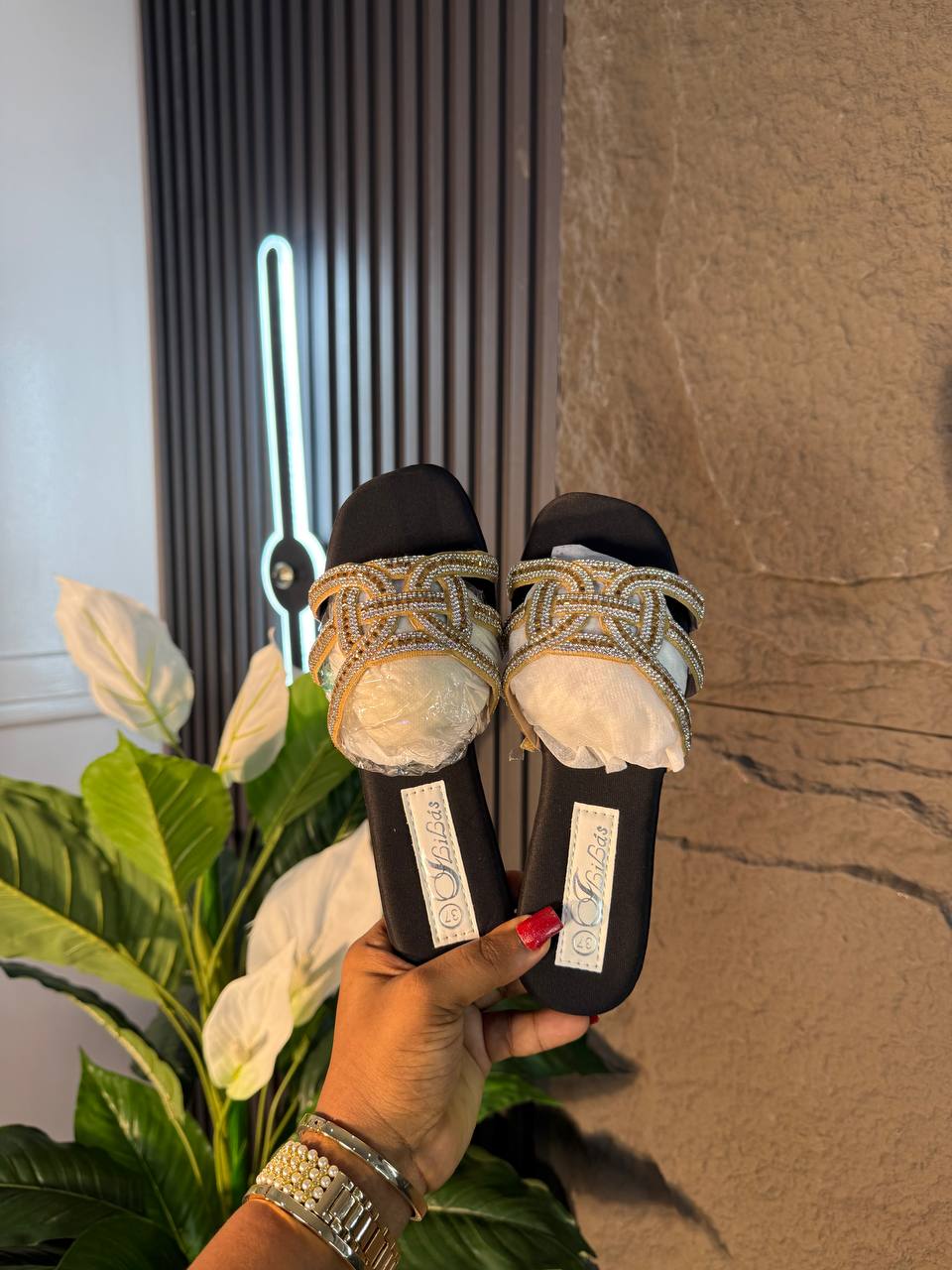 # 0 PERFECT SLIPPERS
