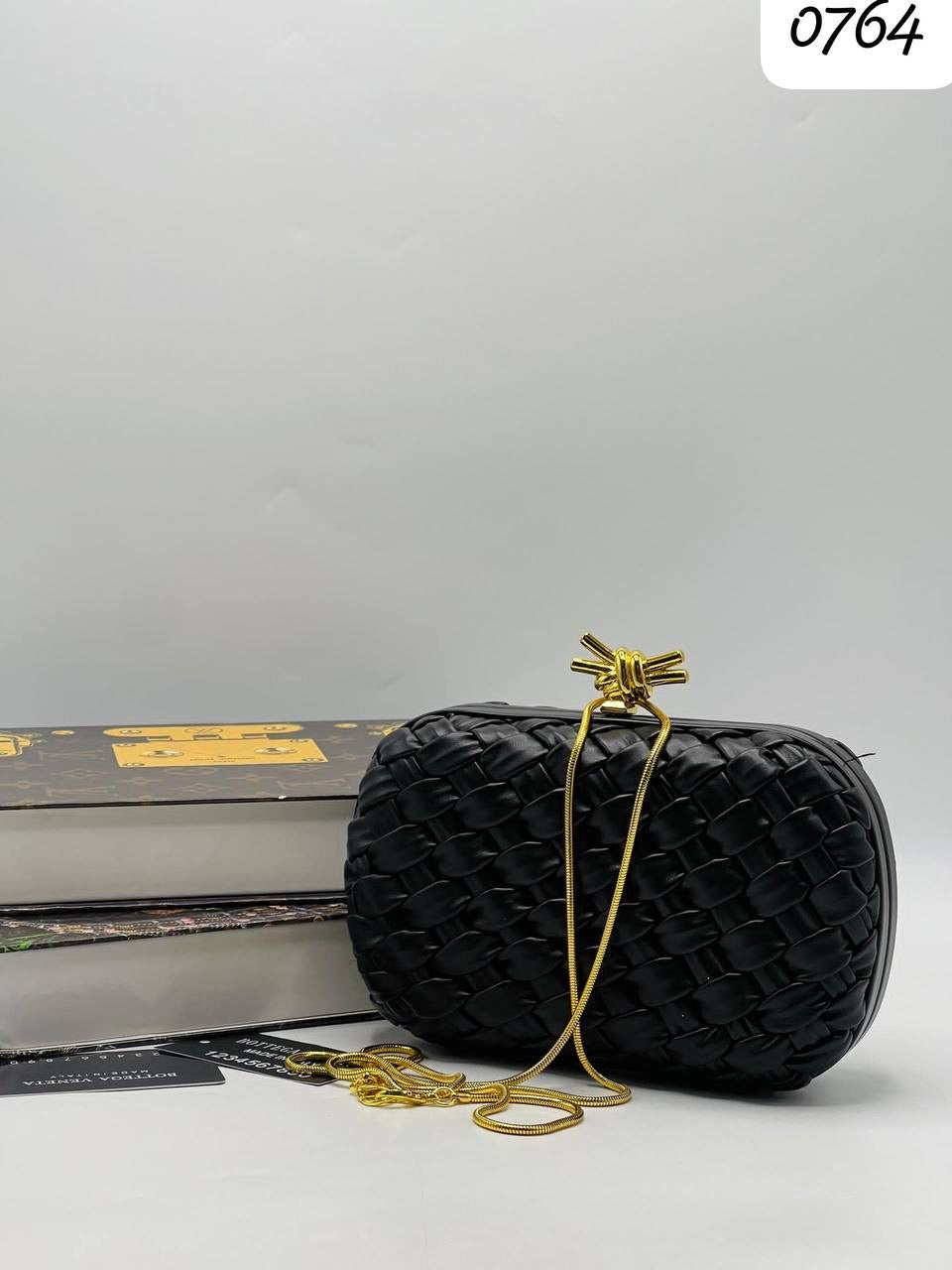 # 2505 OWANBE BOX BAG