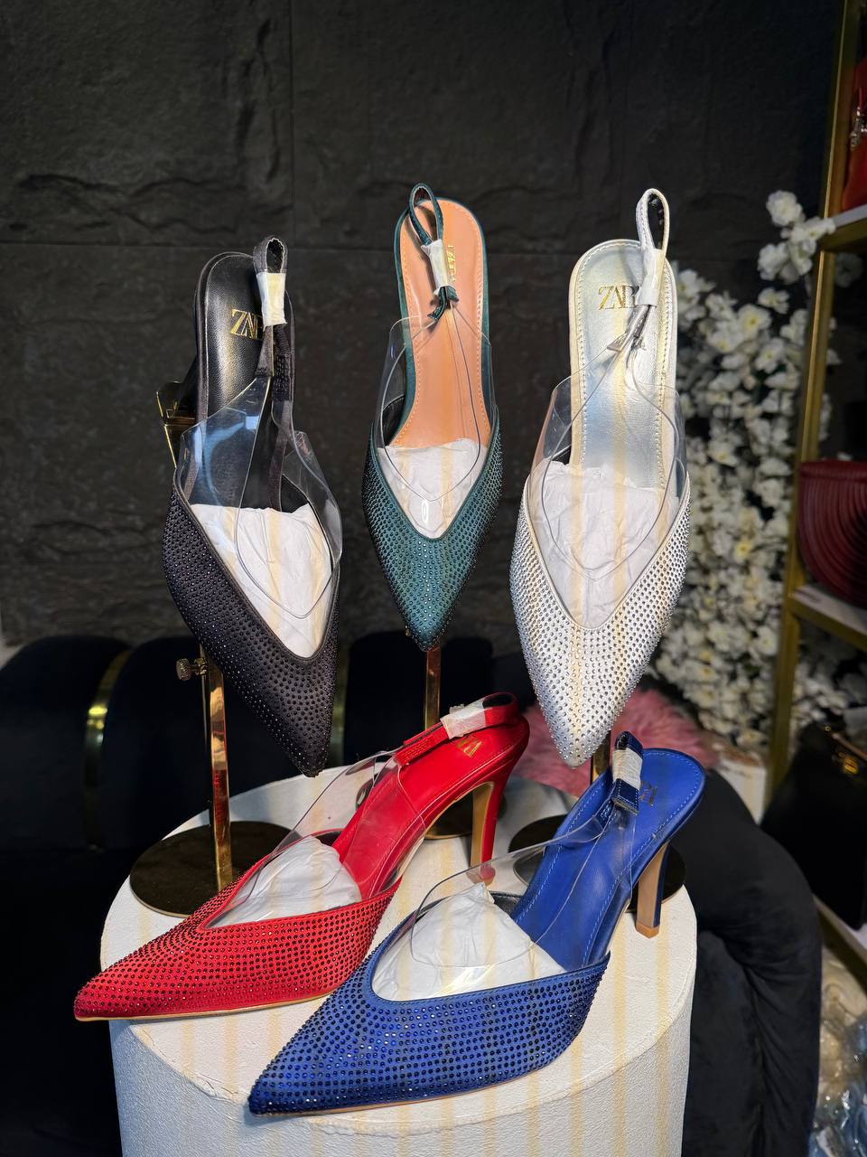 # A235 stone heels π