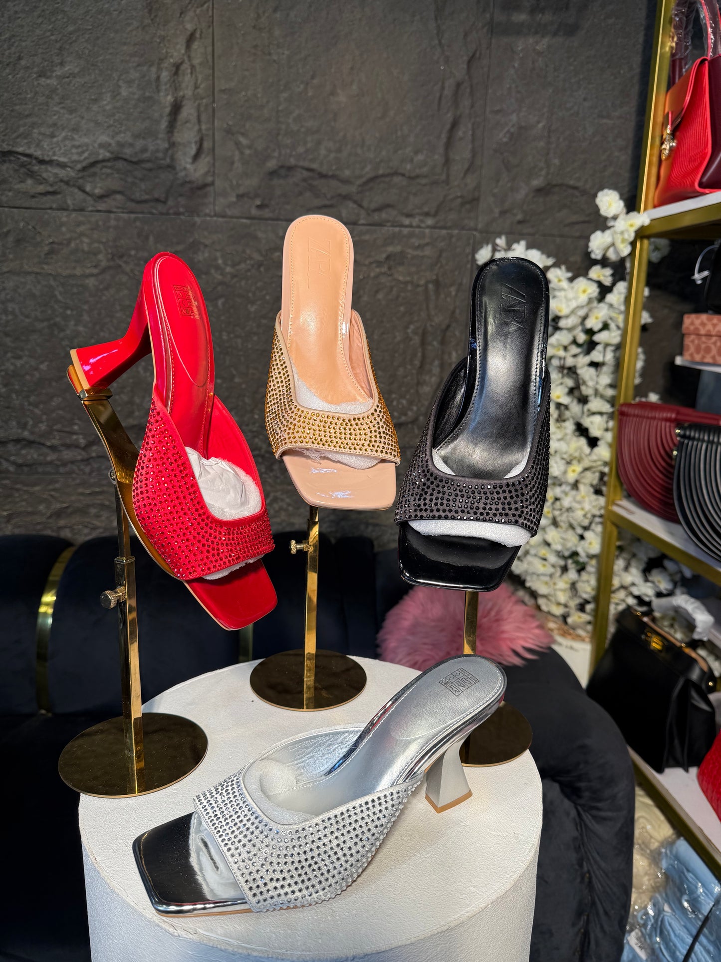 # A195 Preety heels π