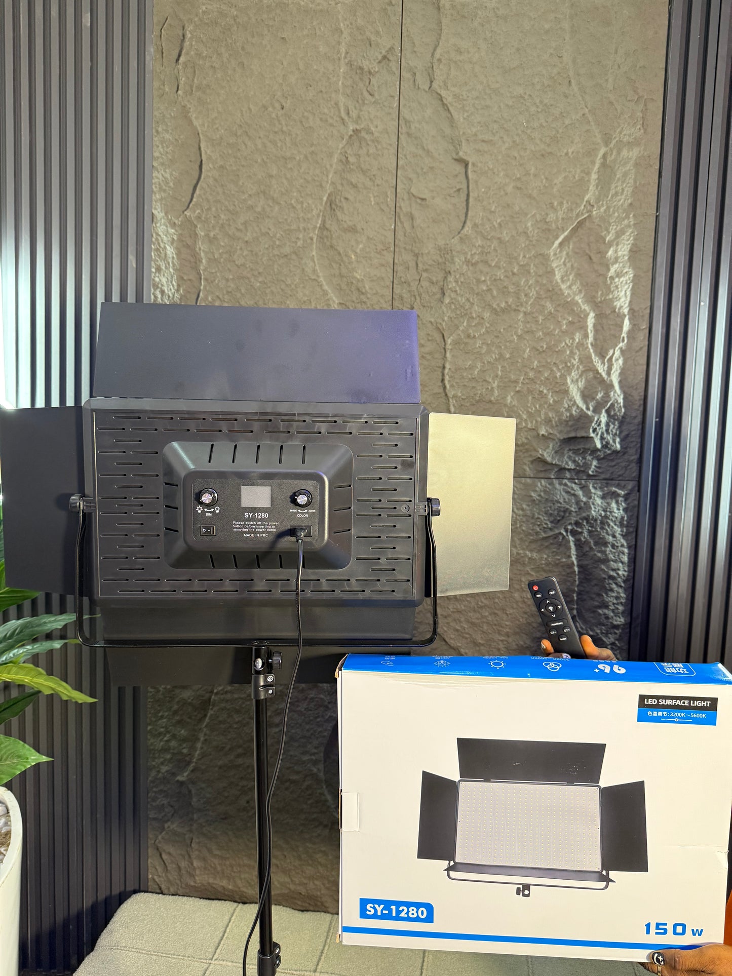 # SY1280 LED SURFACE LIGHT WITH STAND