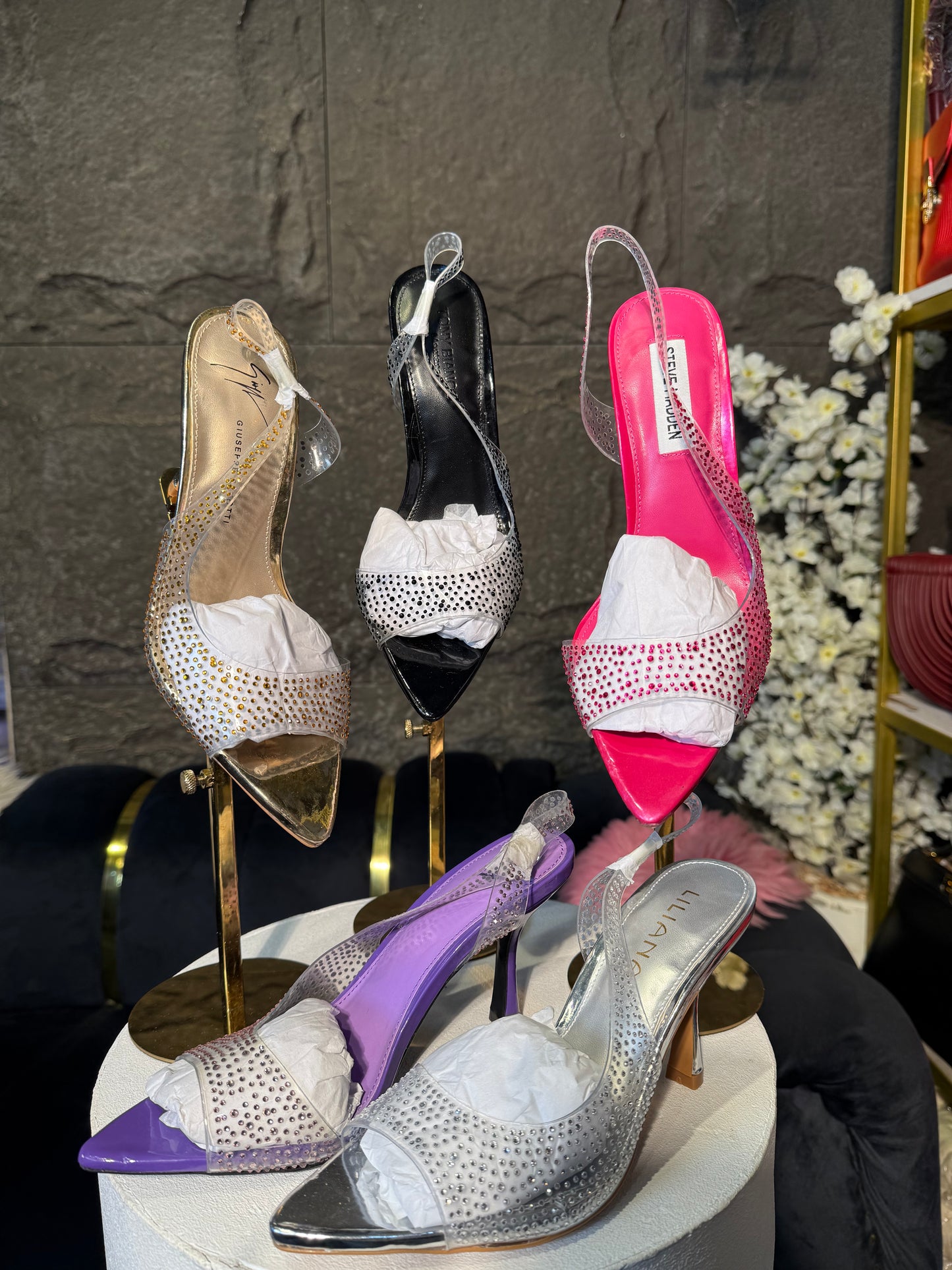 # A231 Steve Madden heels π