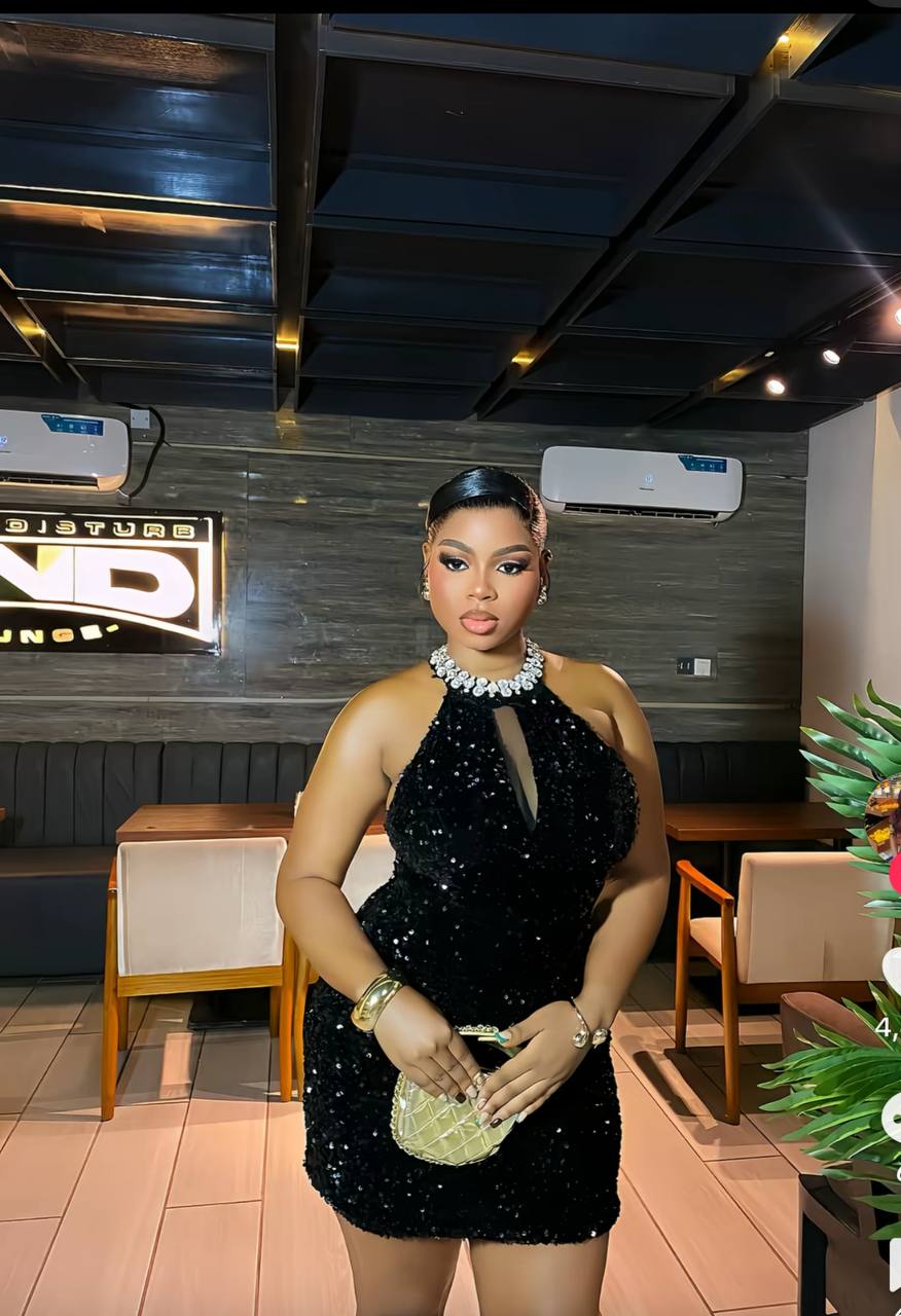 # 5890 Sequence gown