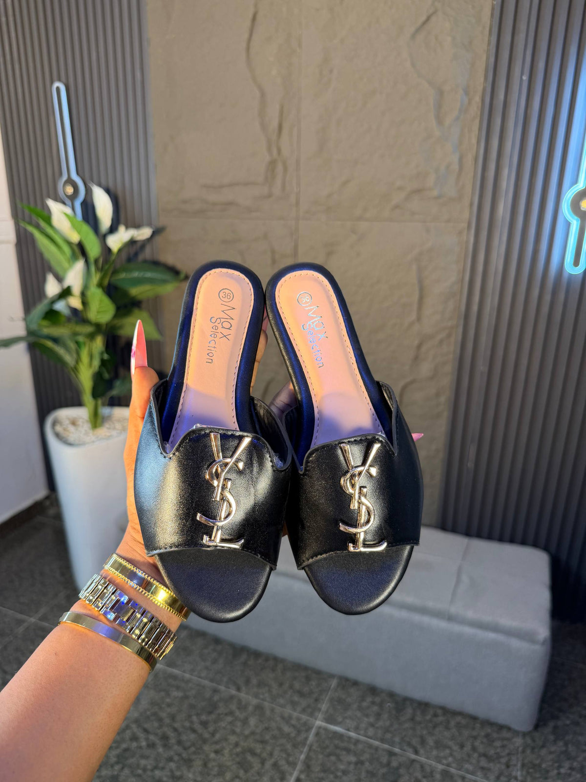 # 0 SL MERCY SLIPPERS