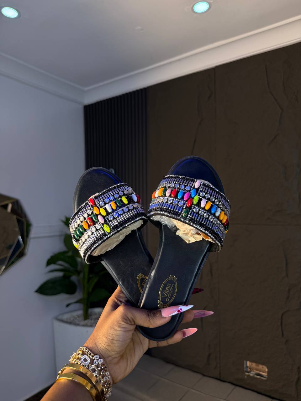 # 0 Shinning bead Slippers