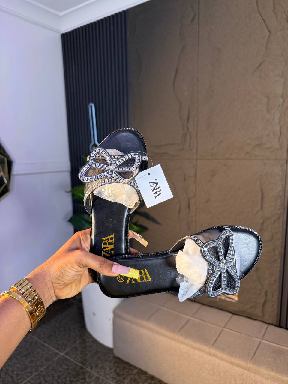 # 0 MC-C03 SLIPPERS