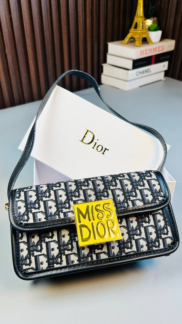# Miss Dior box bag