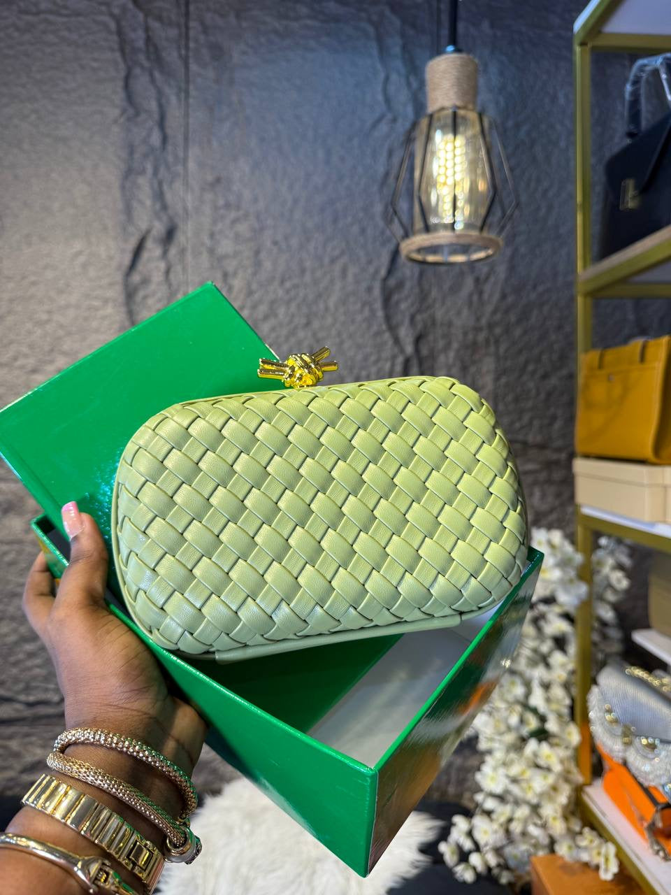 # 0 2505 OWANBE BOX BAG