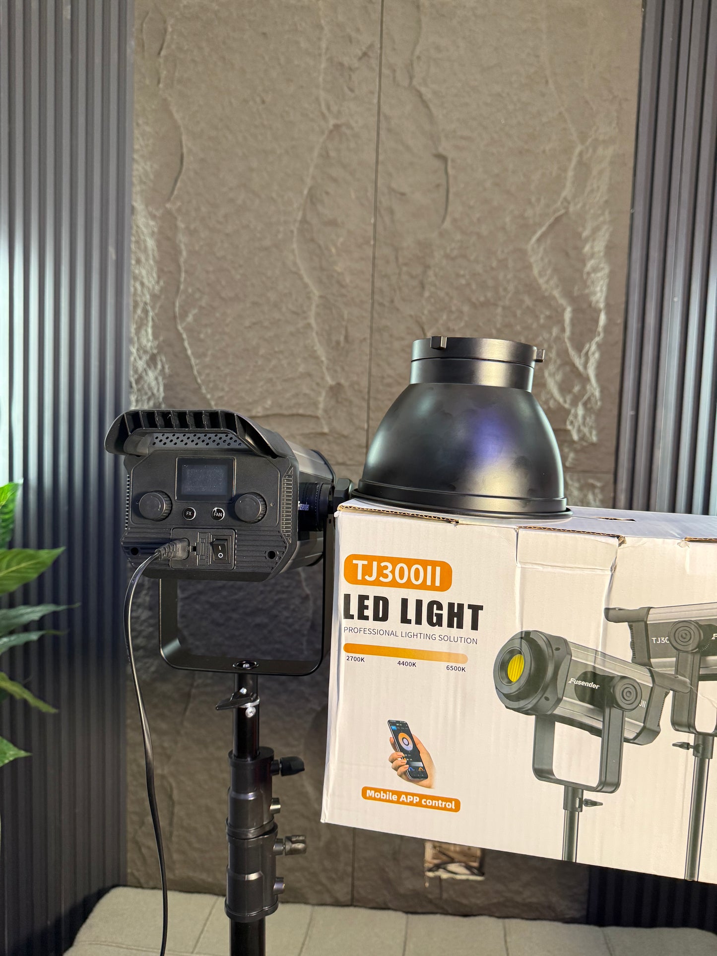 # 0 TJ300 LED LIGHT WITH 2.8MM BIG STAND