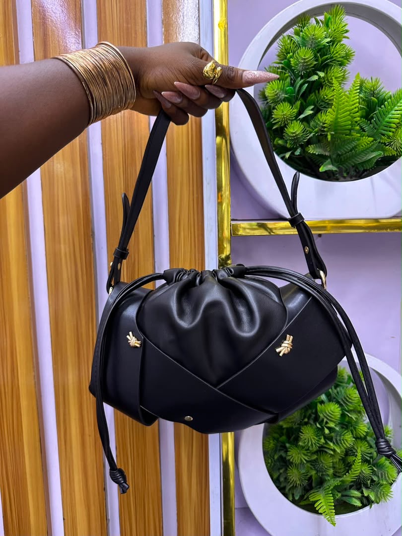 # 0 1962 BOTTEGA BOX BAG