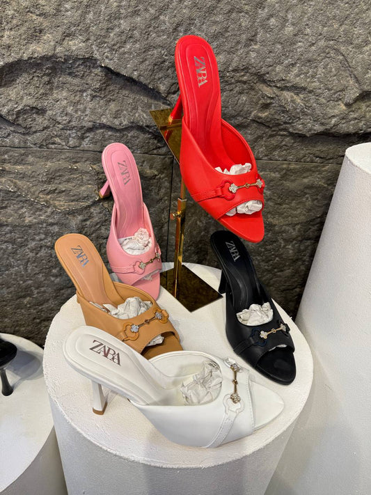 # Adorable heels 👠