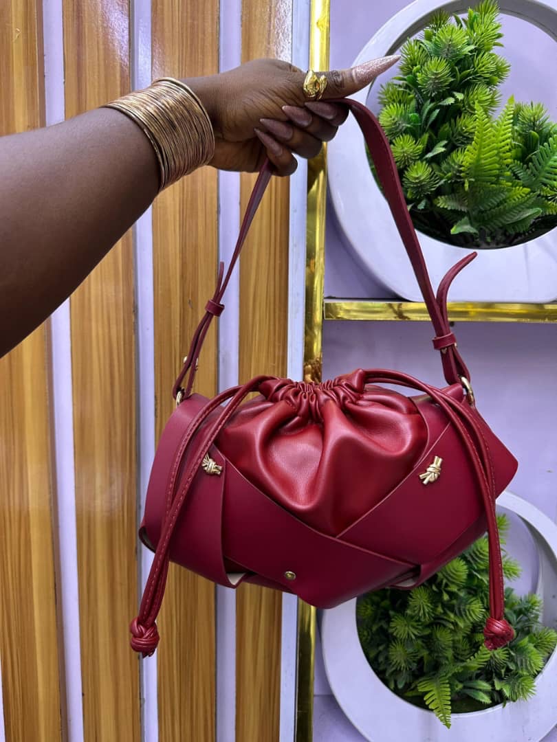 # 0 1962 BOTTEGA BOX BAG