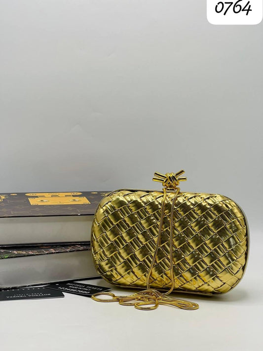 # 2505 OWANBE BOX BAG