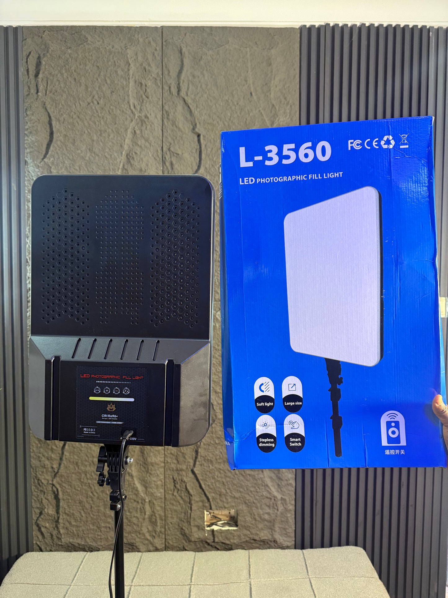 # 0 L-3560 LED LIGHT WITH FREE STAND