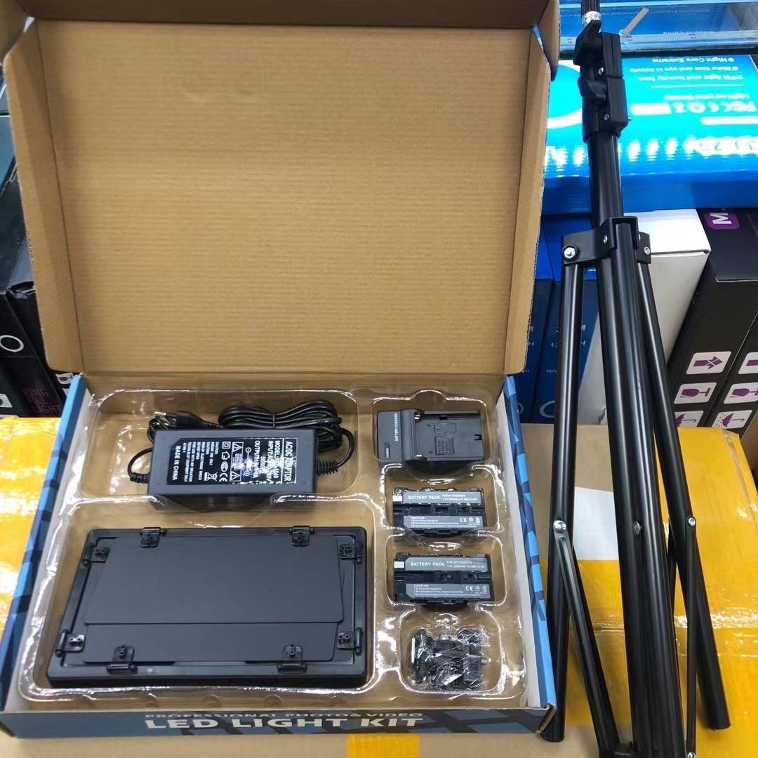 # 0 LED LIGHTS 600 PRO WITH FREE  STAND