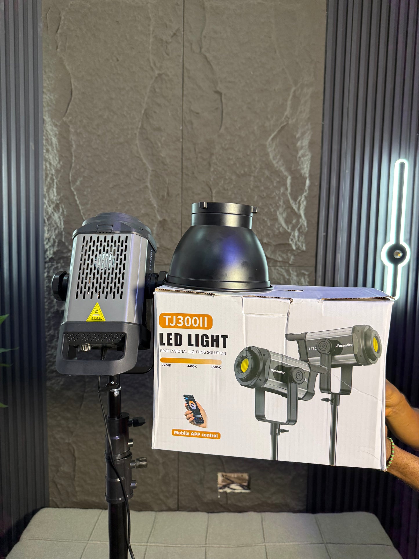 # 0 TJ300 LED LIGHT WITH 2.8MM BIG STAND