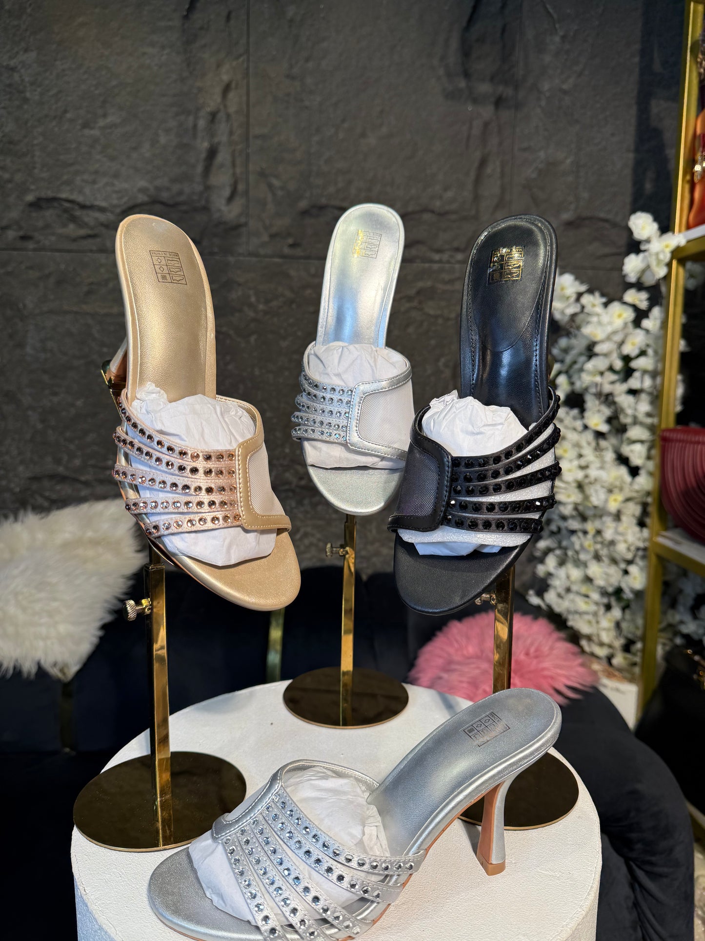 # Netstone heels 👠