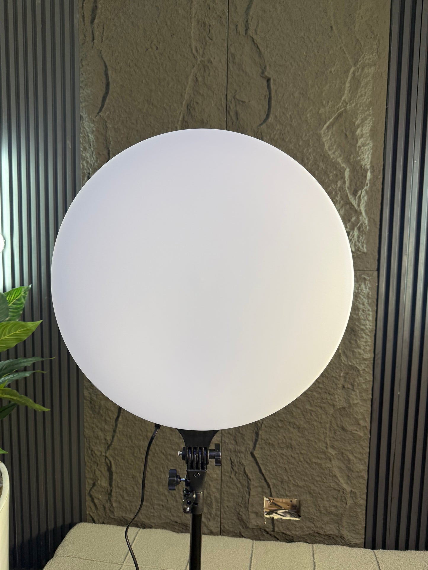 # 0 PF-45 LED LIGHT WITH FREE STAND (CIRCULAR LIGHT)
