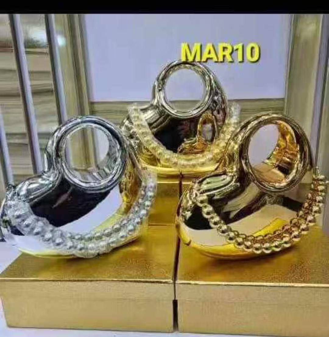 # 0 11641 love box bag