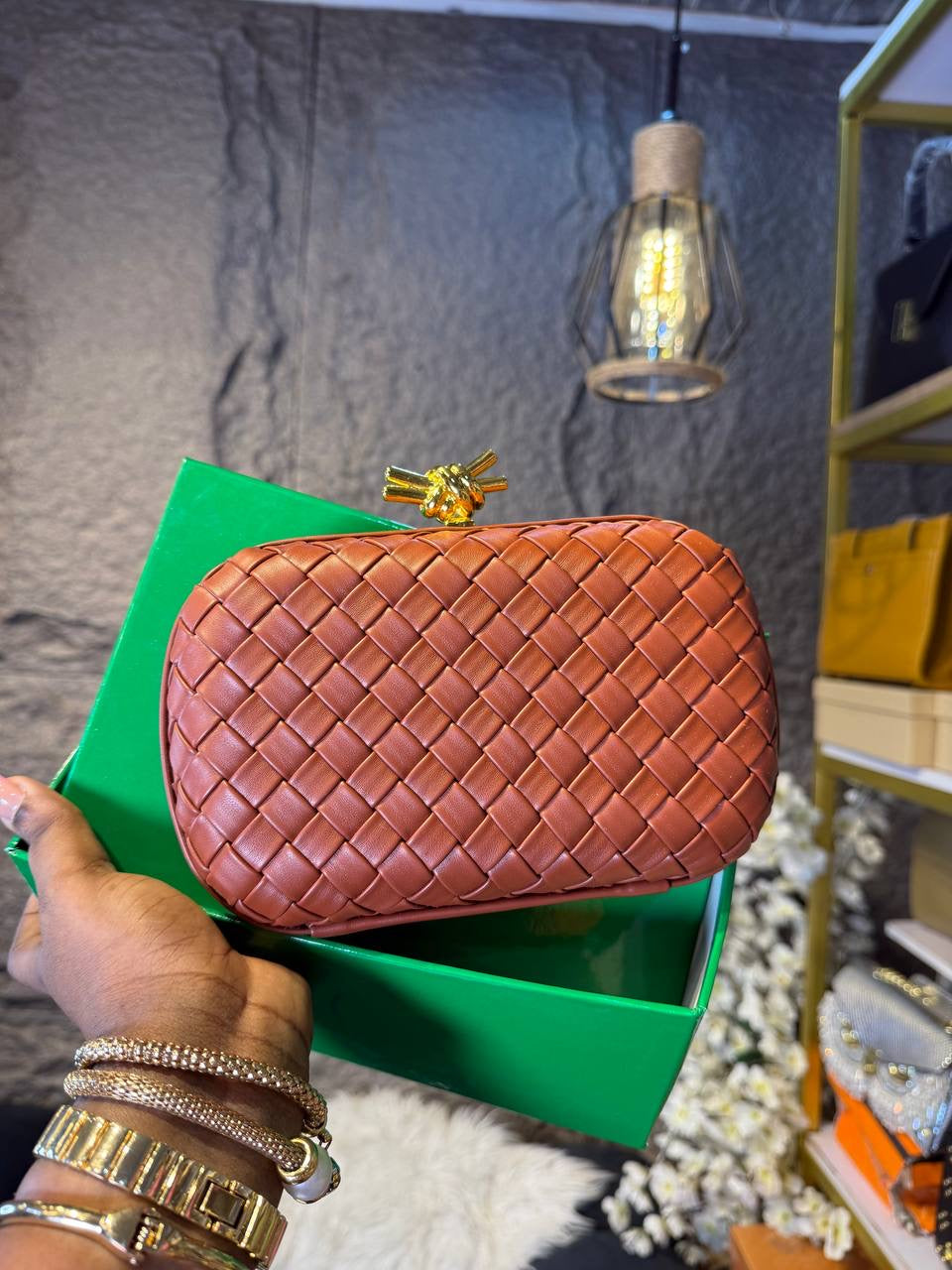 # 0 2505 OWANBE BOX BAG