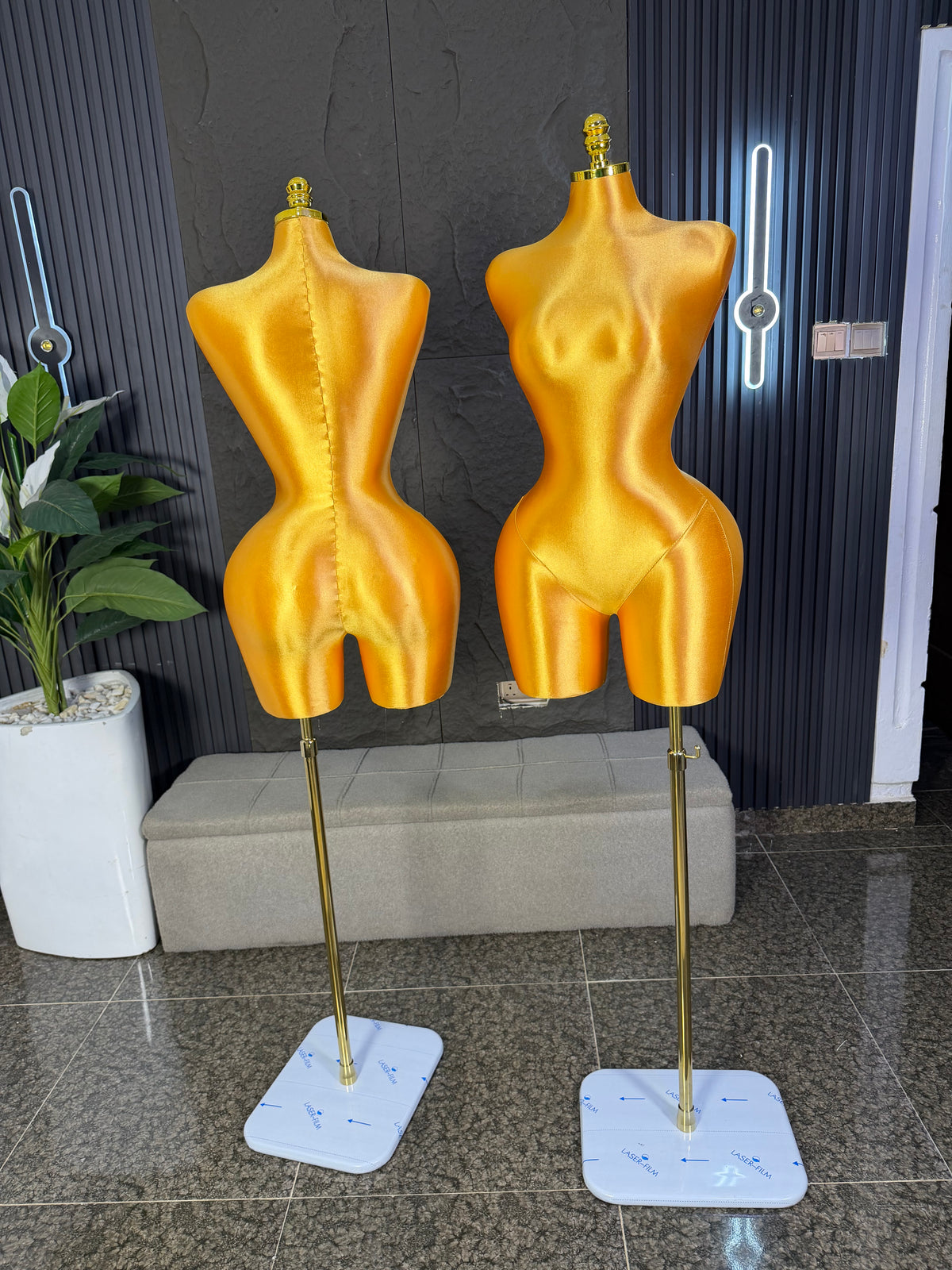 # O 102  PINNABLE BBL  MANNEQUIN ( size fit from meduim-xxl)
