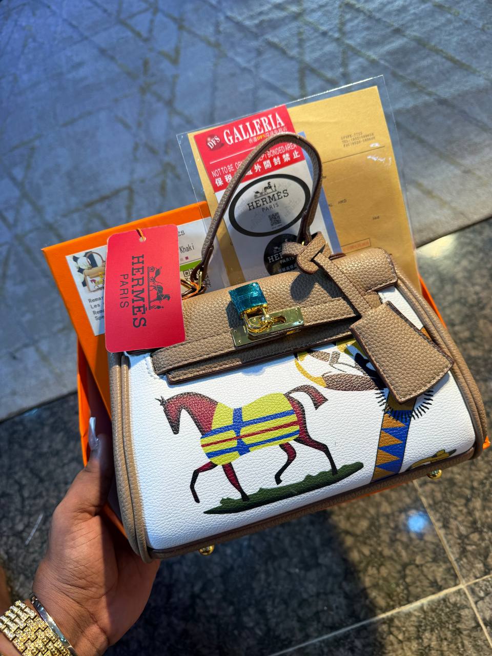 # 0 8838 HERMES BOX BAG
