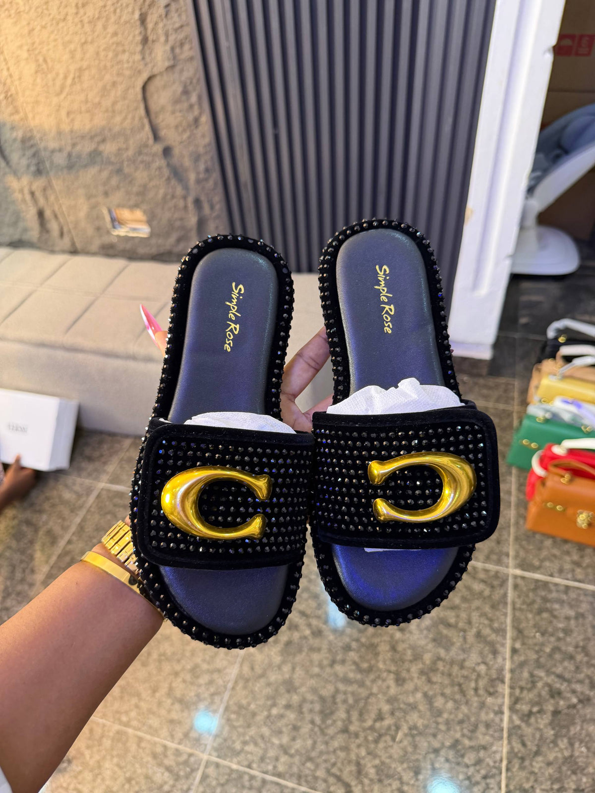 # 0 Top fashion slippers