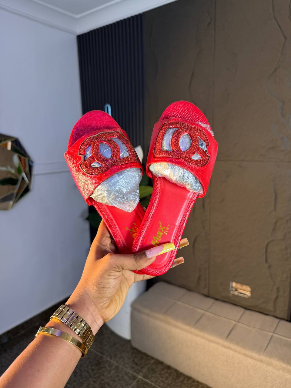 # 0 D and G SLIPPERS
