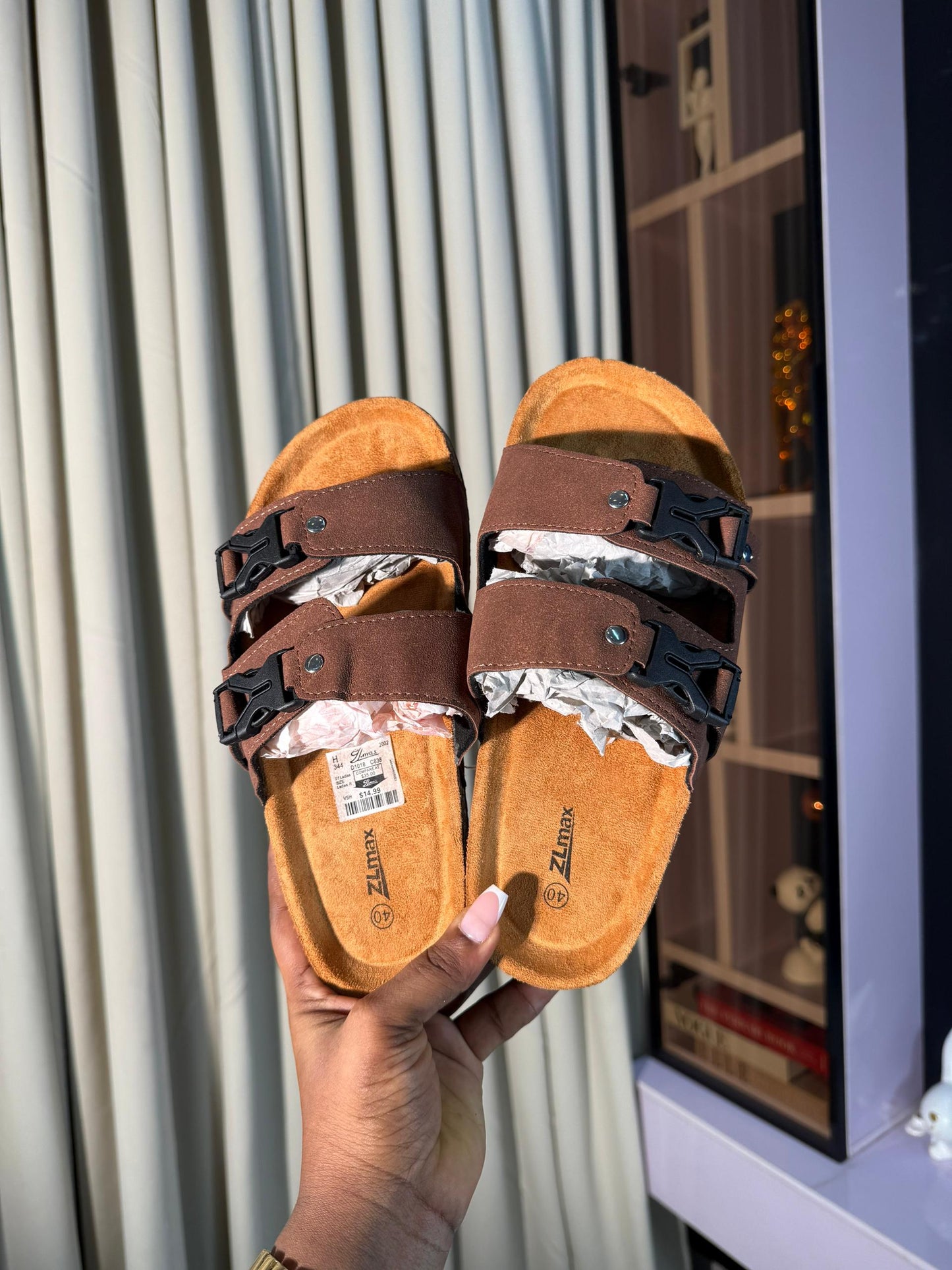# 0 Small money slippers