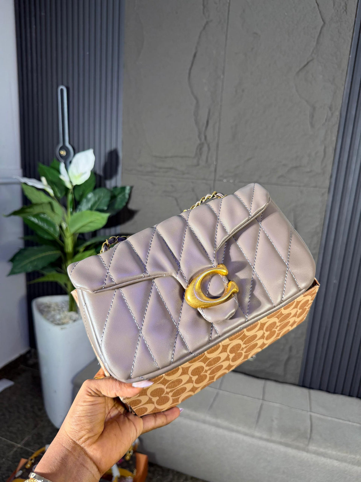 # 0 1107 COACH BOX BAG