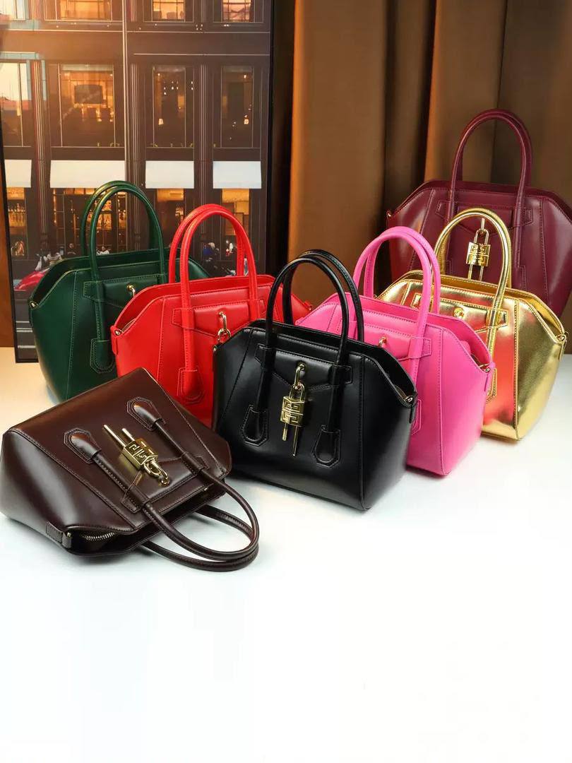 # 0 WLFW812 GIVENCHY BAG