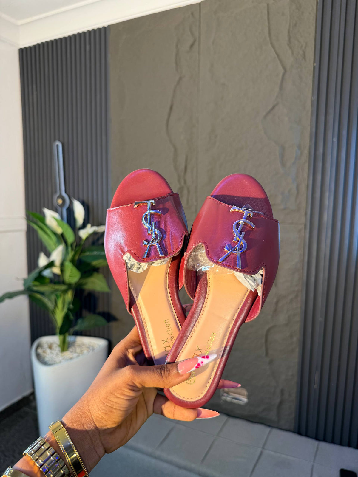 # 0 SL MERCY SLIPPERS