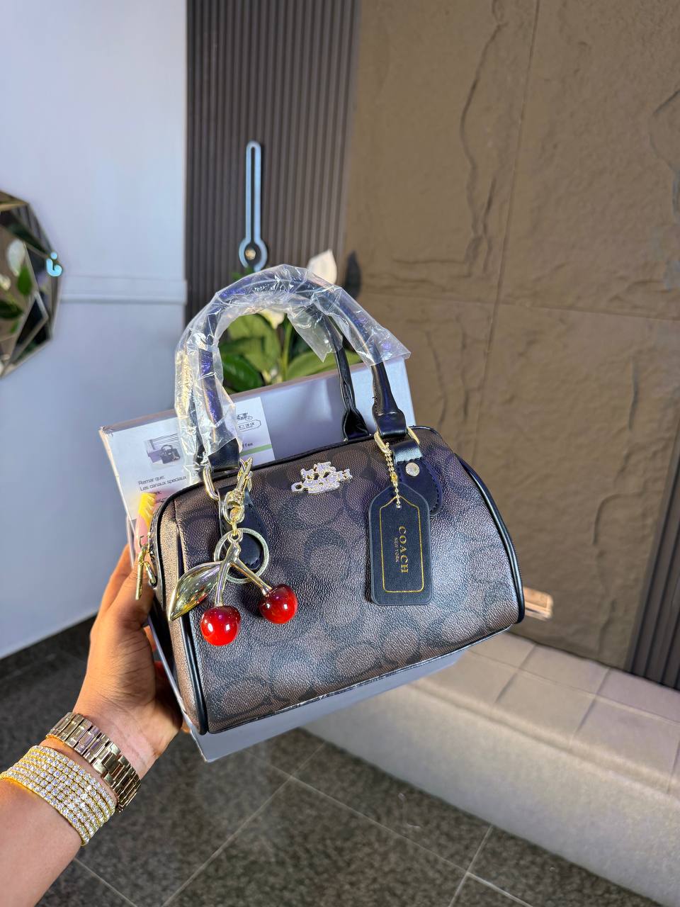 # 0 7946 CH NEW YORK BOX BAG