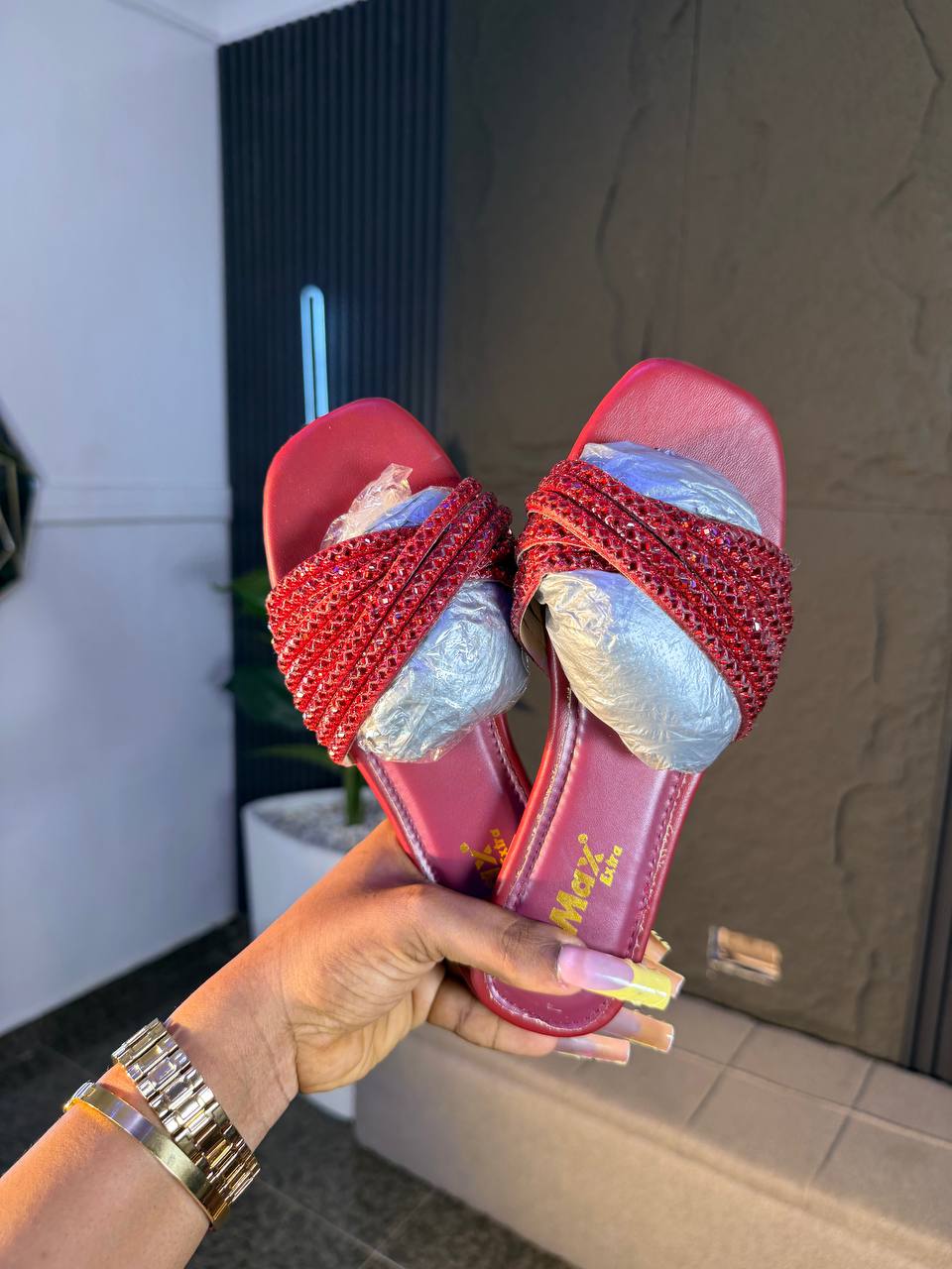 # 0 Shinning stone slippers