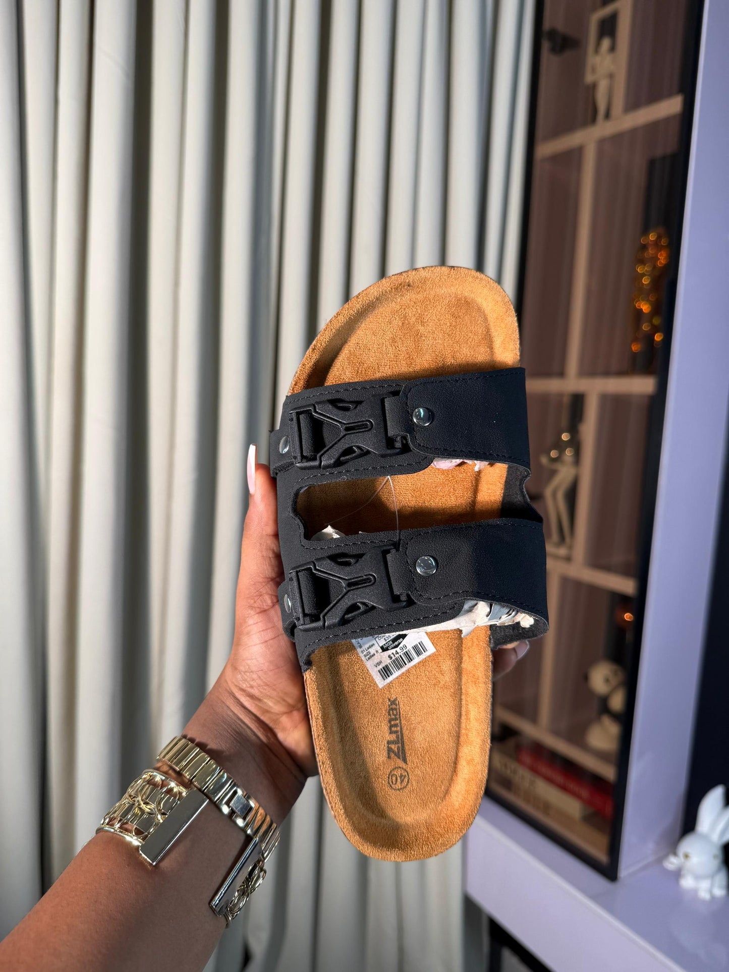 # 0 Small money slippers