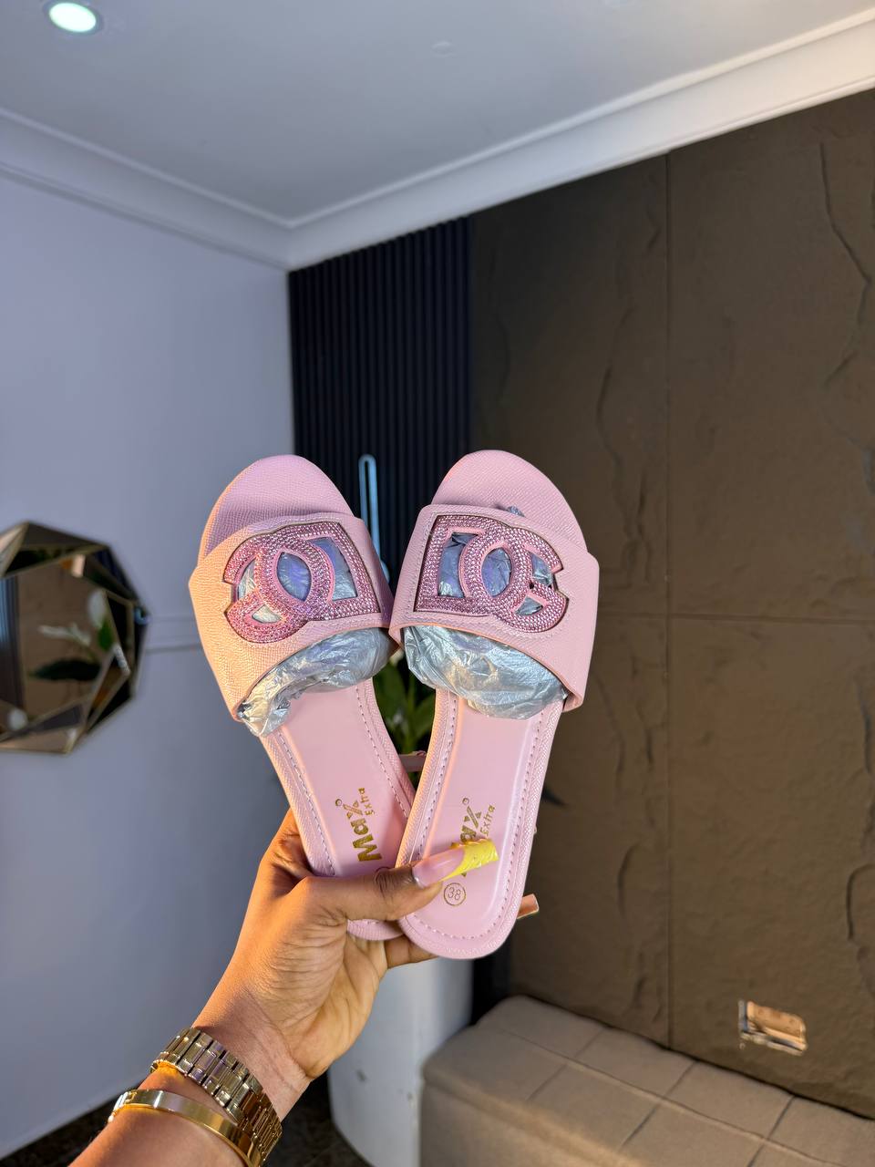 # 0 D and G SLIPPERS
