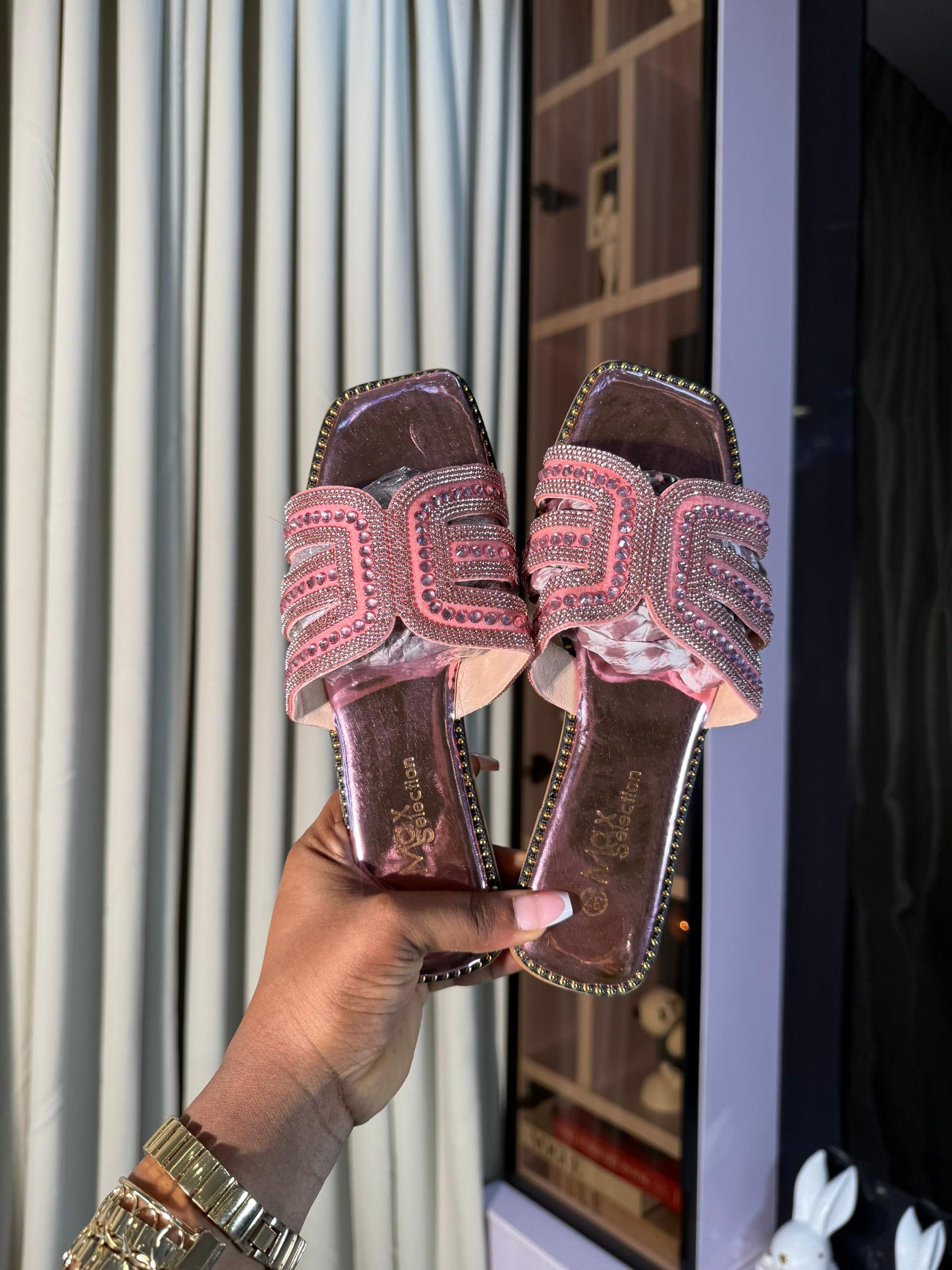 # 0 BEAUTY SLIPPERS