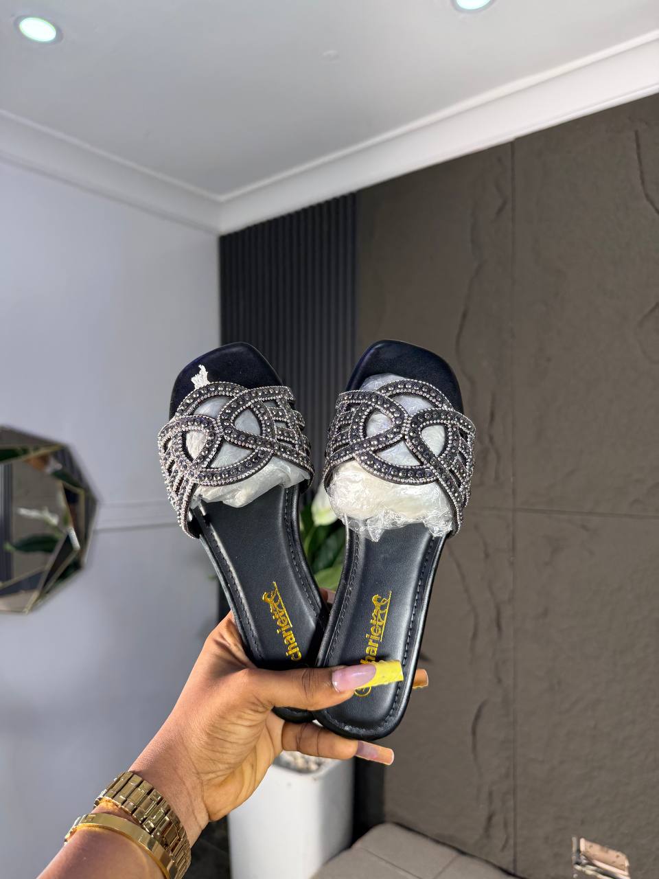 # 0 Chariot slippers
