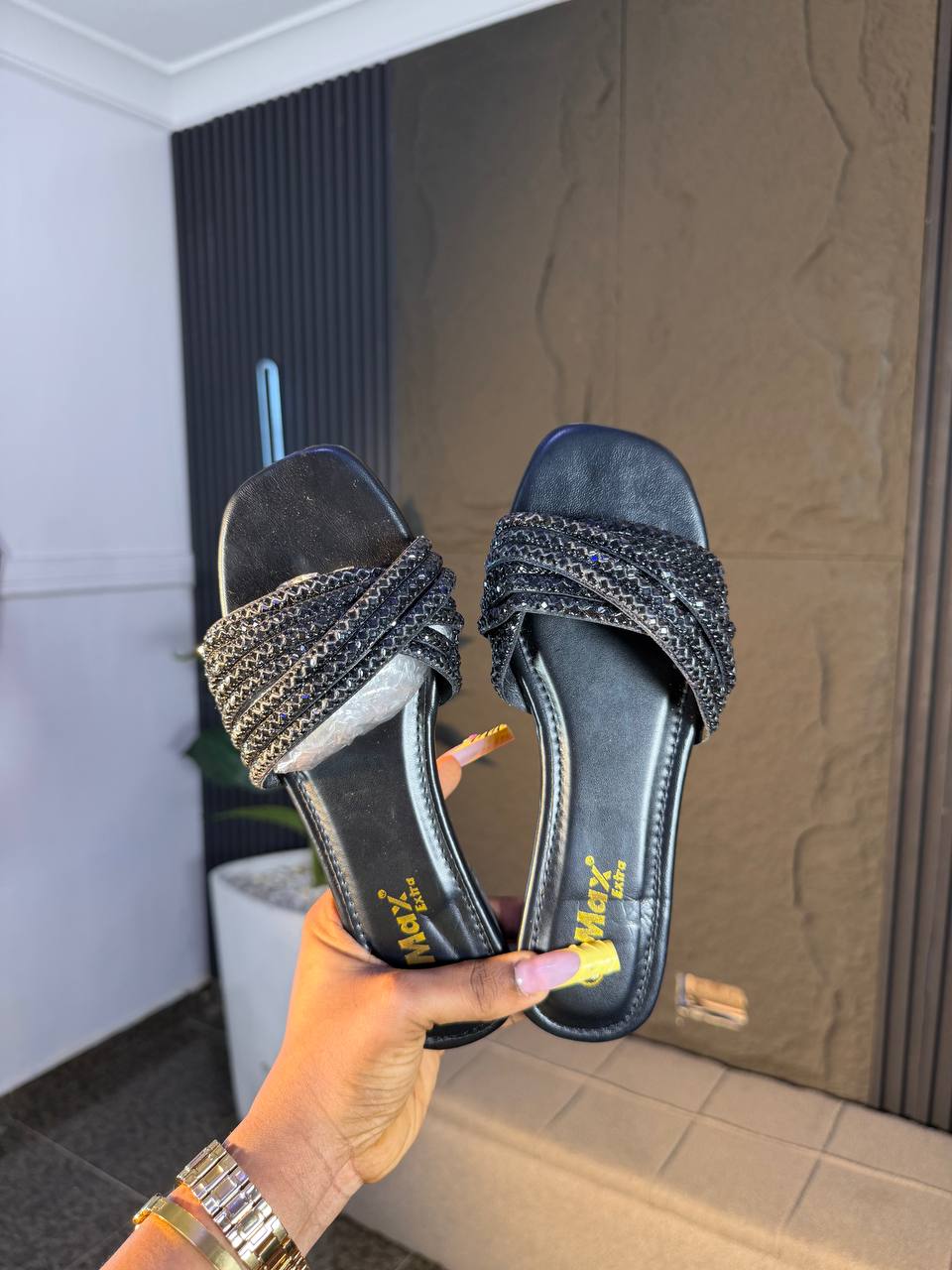 # 0 Shinning stone slippers