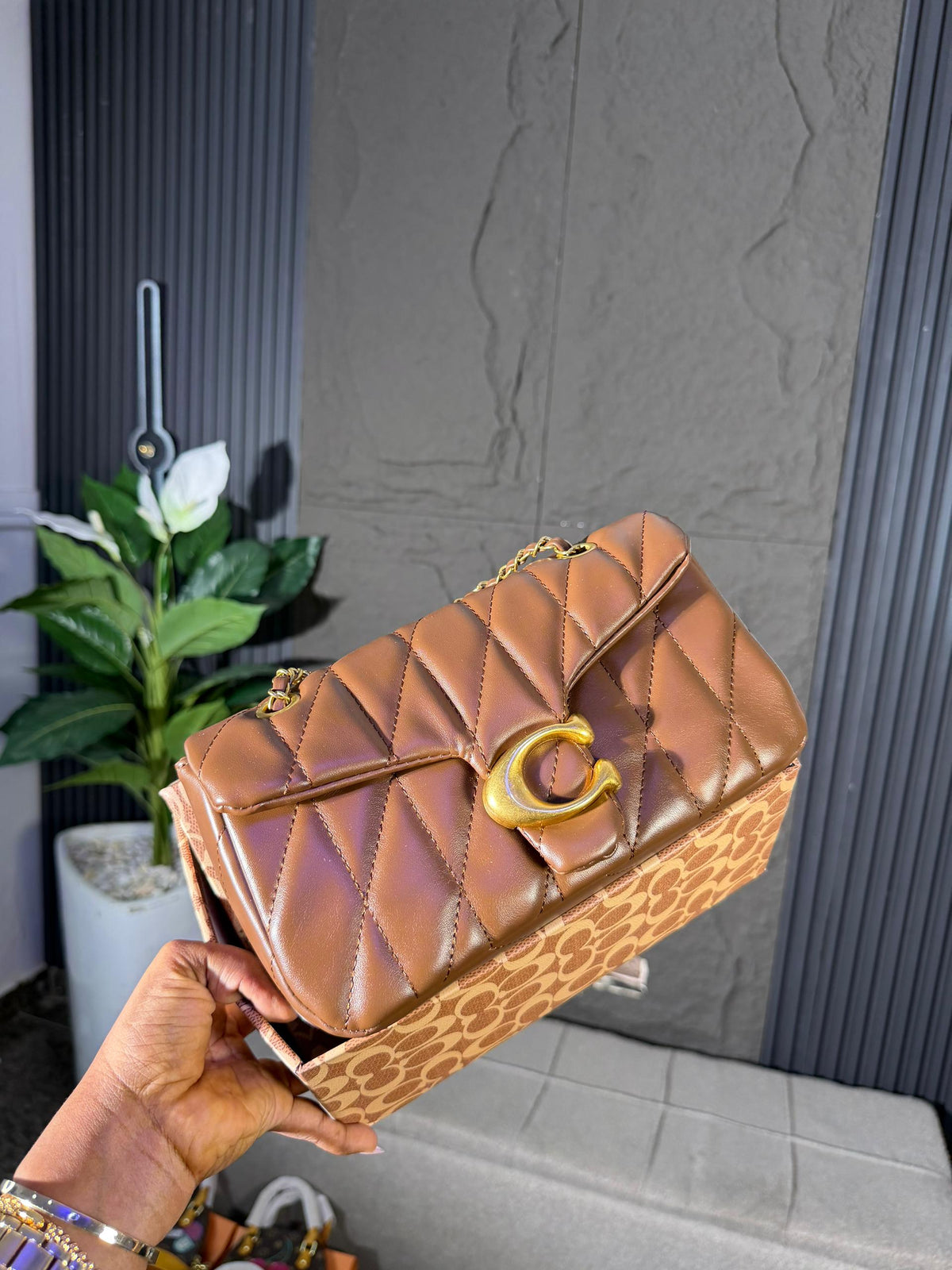 # 0 1107 COACH BOX BAG