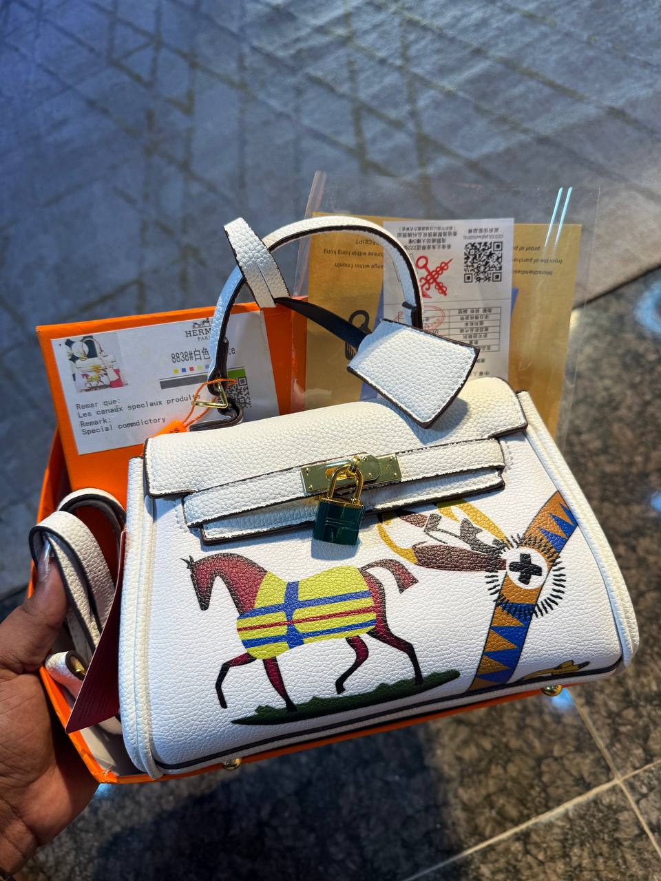 # 0 8838 HERMES BOX BAG