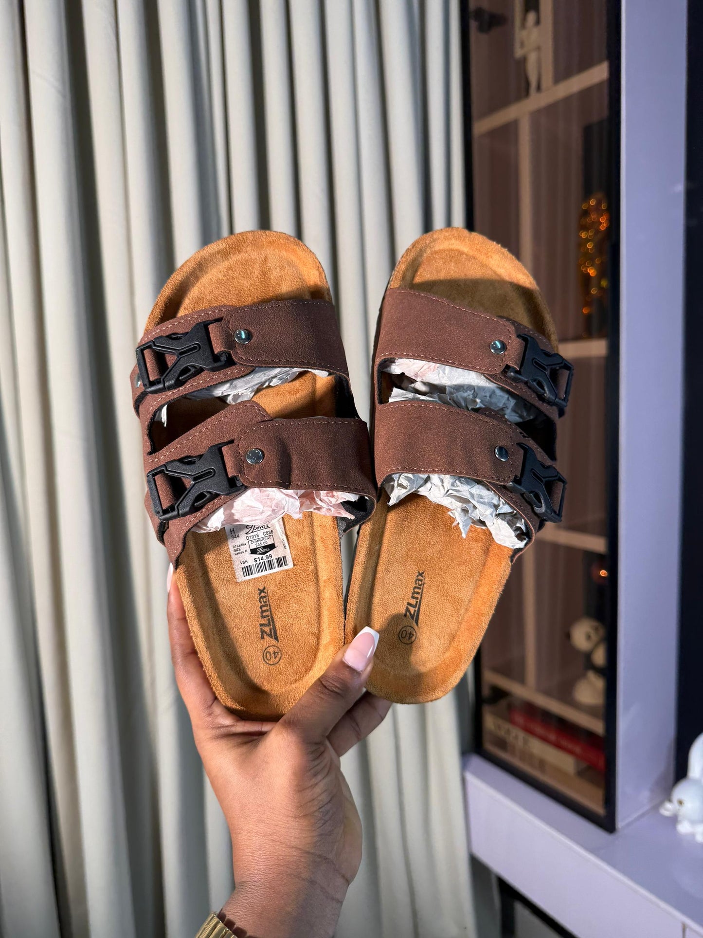 # 0 Small money slippers