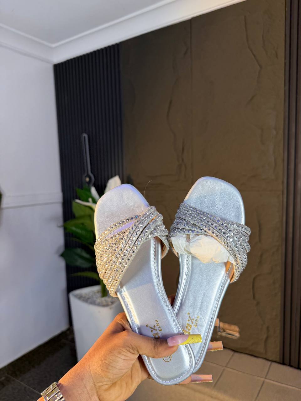 # 0 Shinning stone slippers