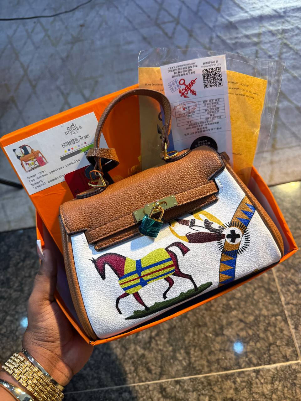 # 0 8838 HERMES BOX BAG