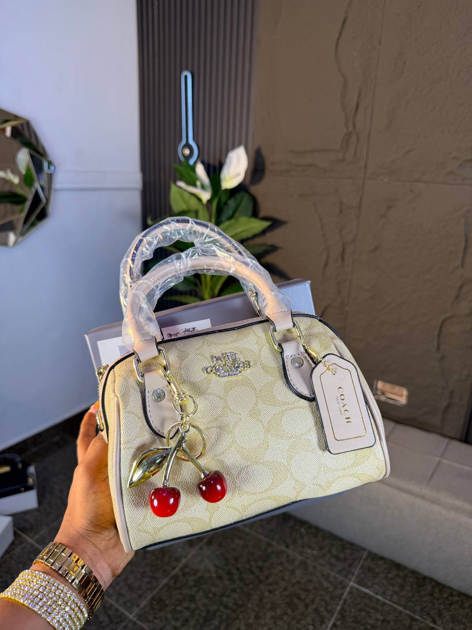 # 0 7946 CH NEW YORK BOX BAG