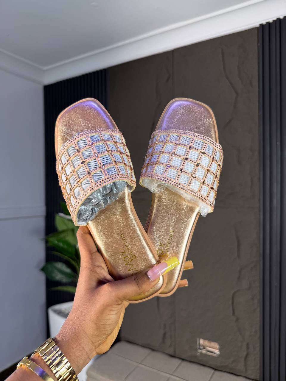 # 0 SQUARE SLIPPERS