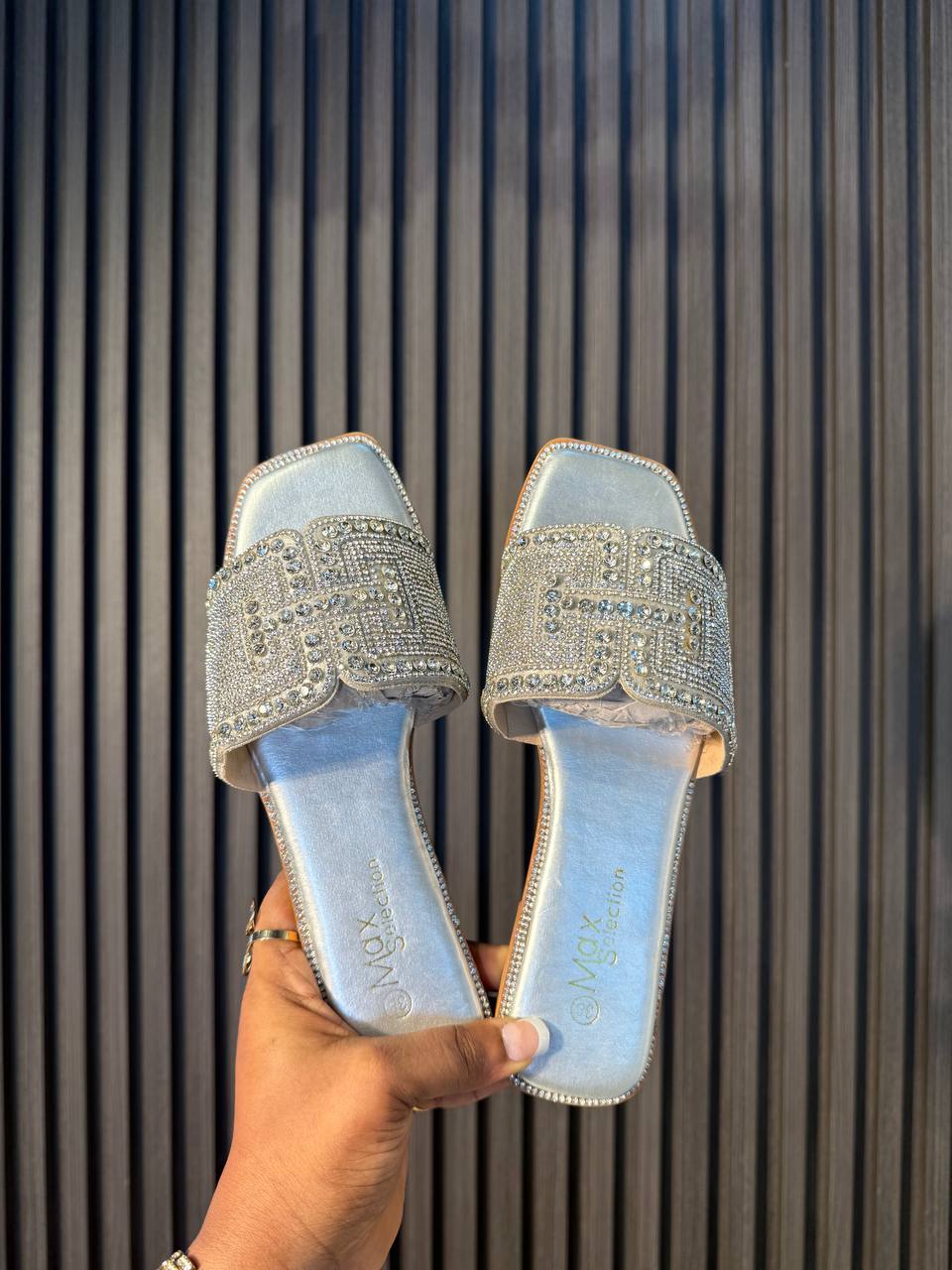 # 0 Pretty Slippers