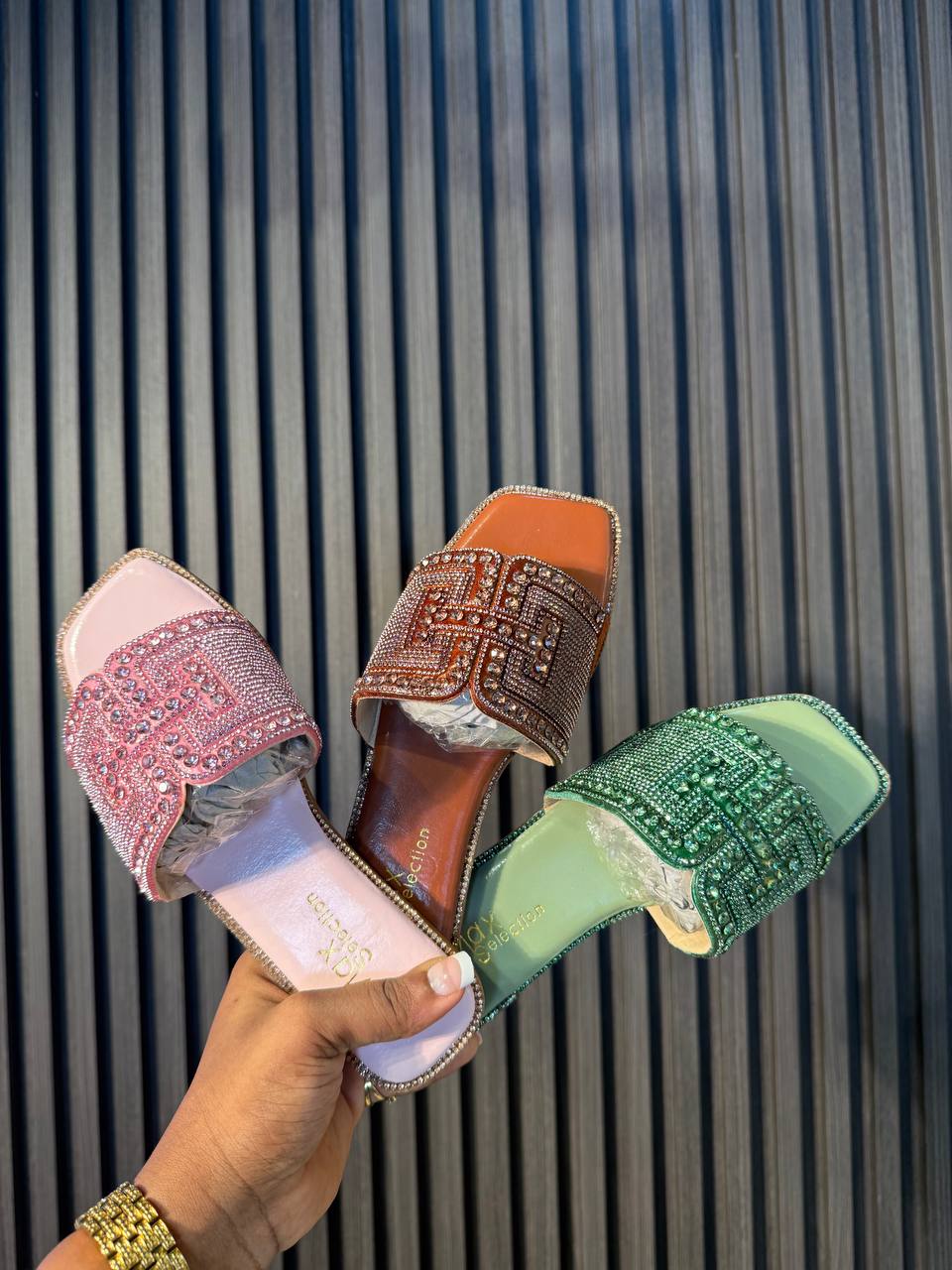 # 0 Pretty Slippers