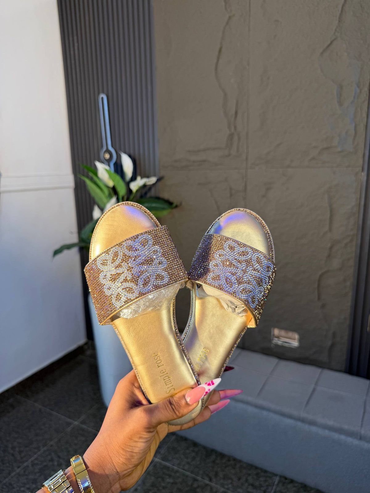 # 0 Simple rose slippers